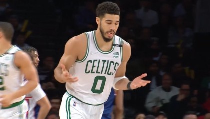  塔图姆末节发威连得14分绿军逆转战胜篮网获三连胜