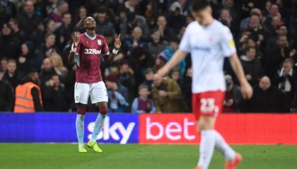  比勒菲尔德保级生死战顽强战平收获一分